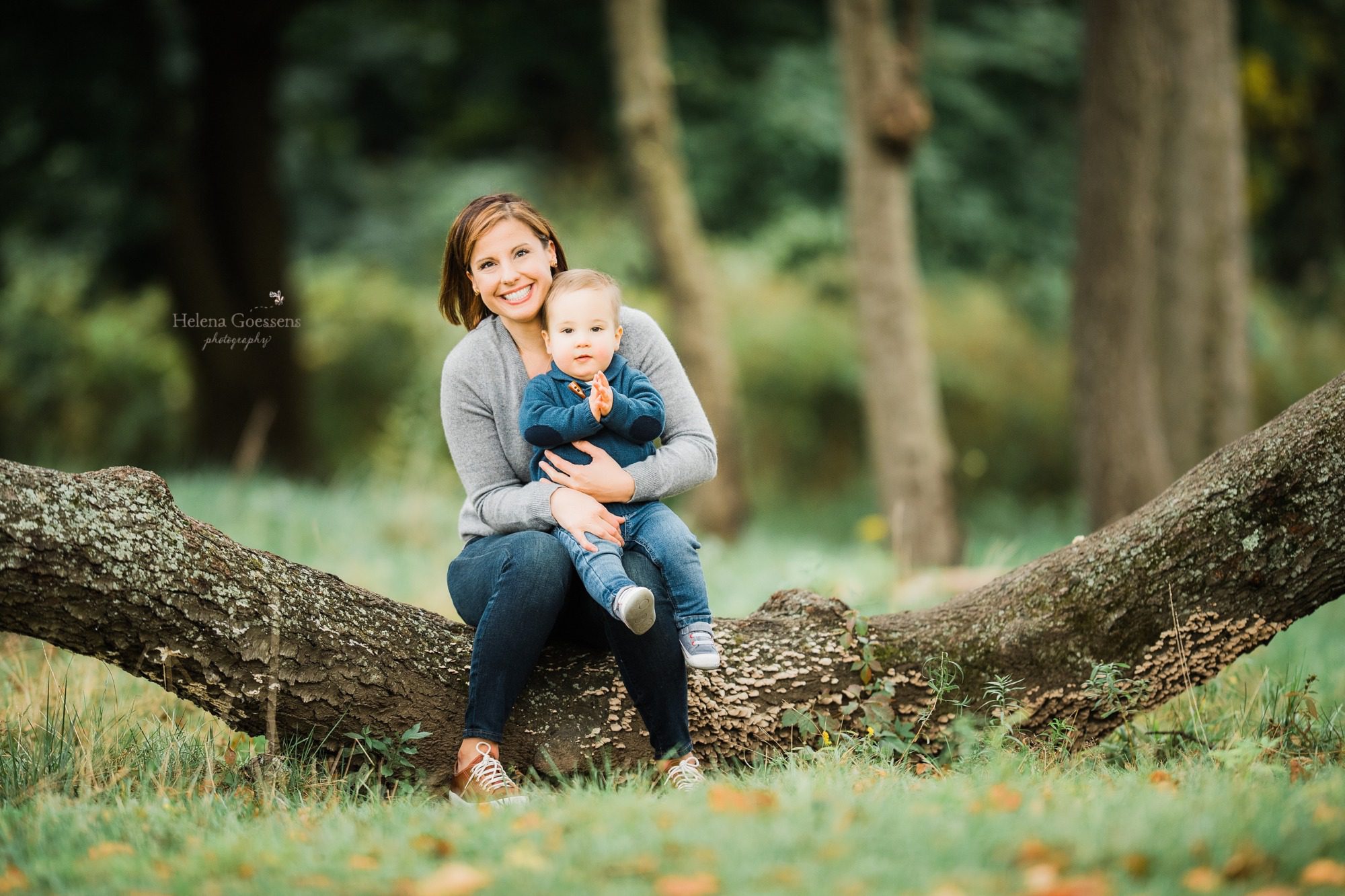 outdoor family portraits with Boston family and baby photographer Helena Goessens