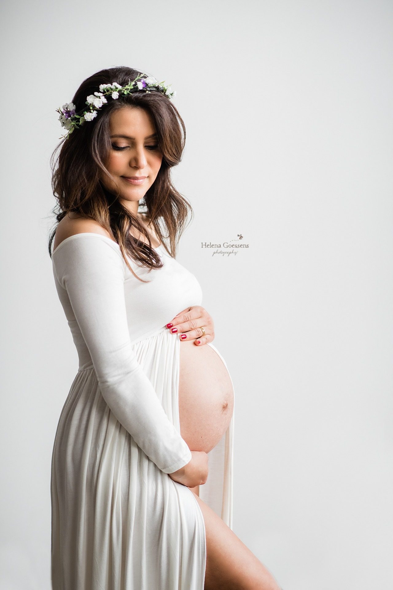 elegant maternity portraits photographed by Boston MA maternity portrait photographer Helena Goessens Photography