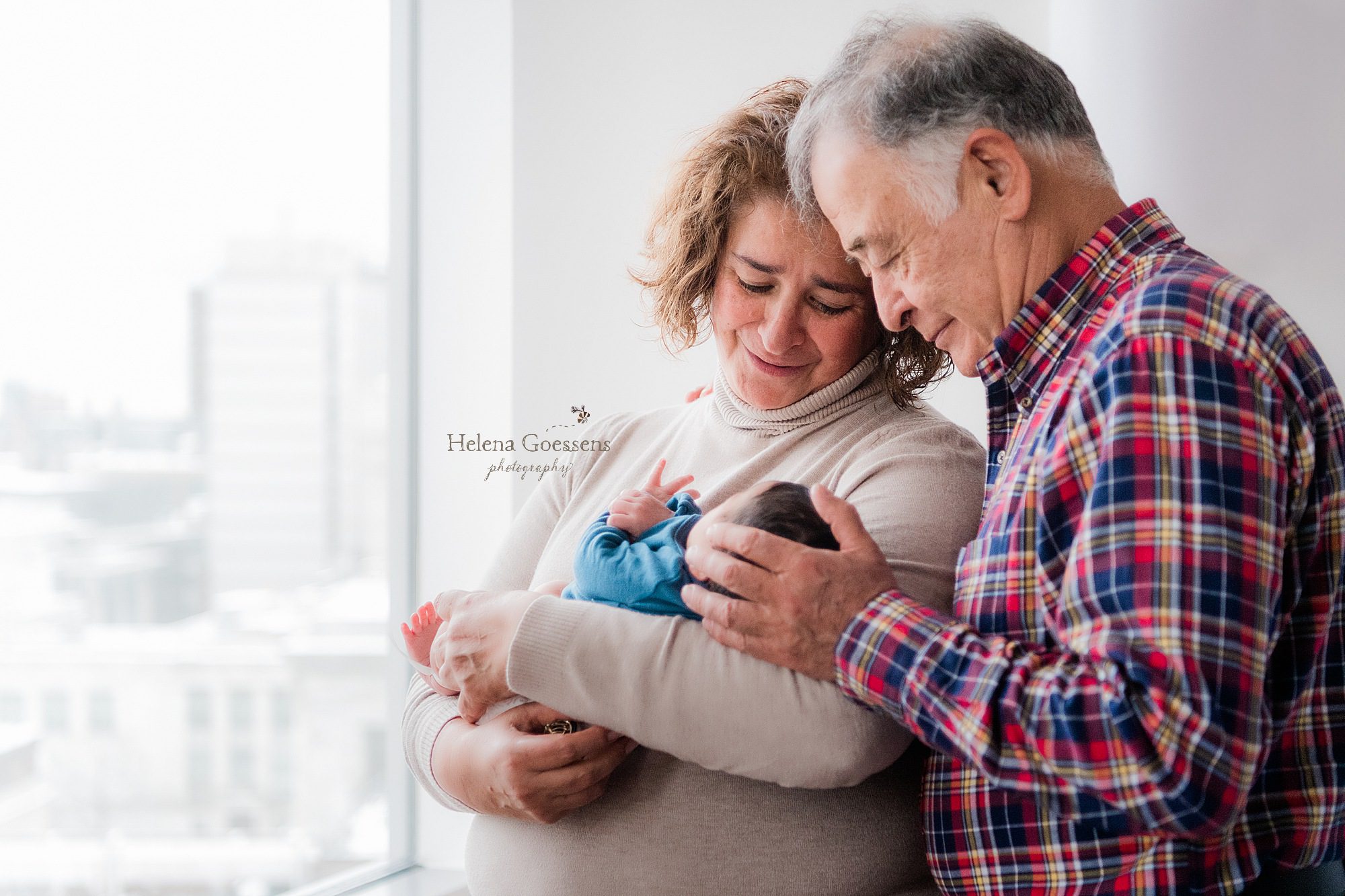 grandparents meet newborn grandson photographed by Boston newborn photographer Helena Goessens Photography