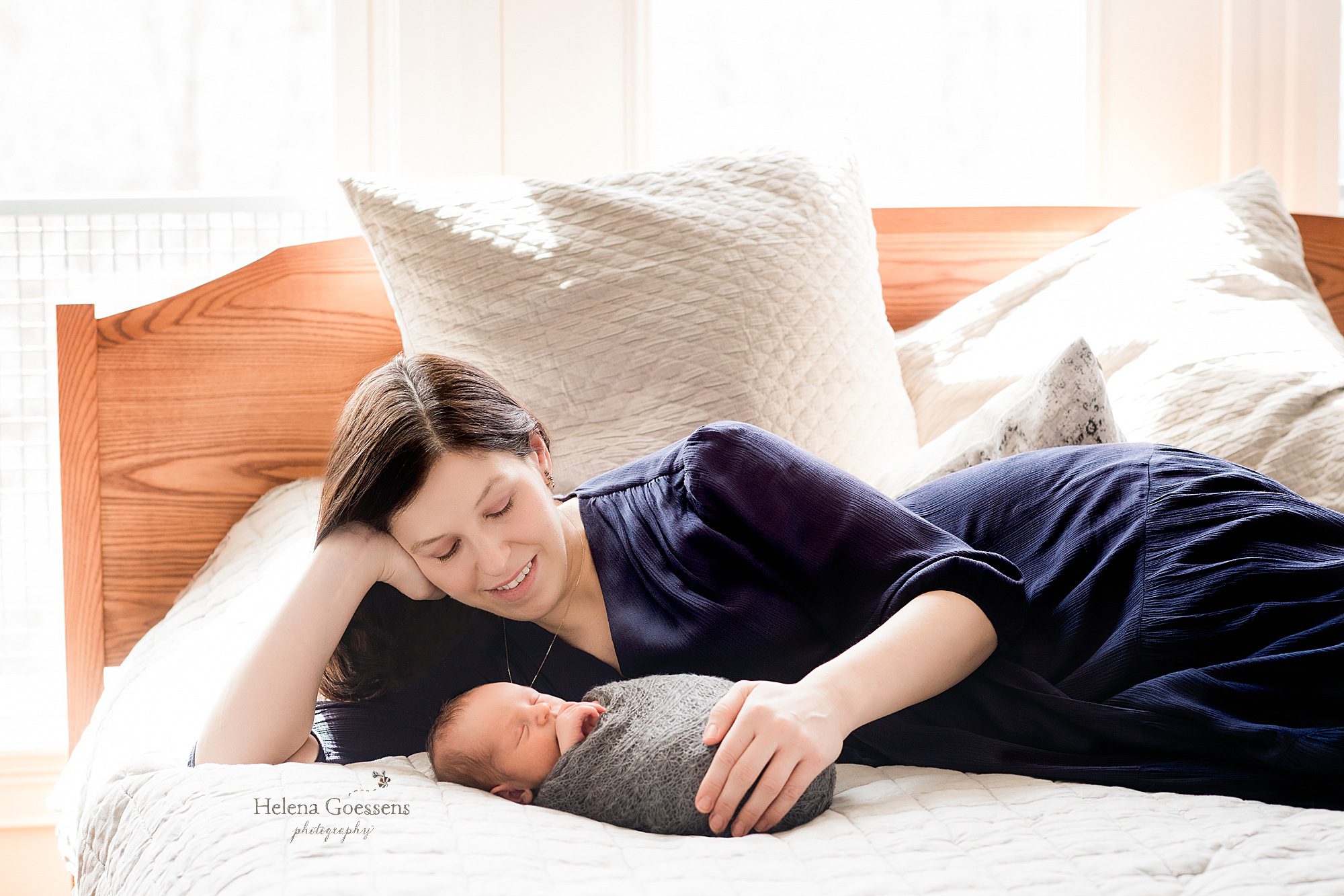 newborn portraits in Massachusetts home with Helena Goessens Photography