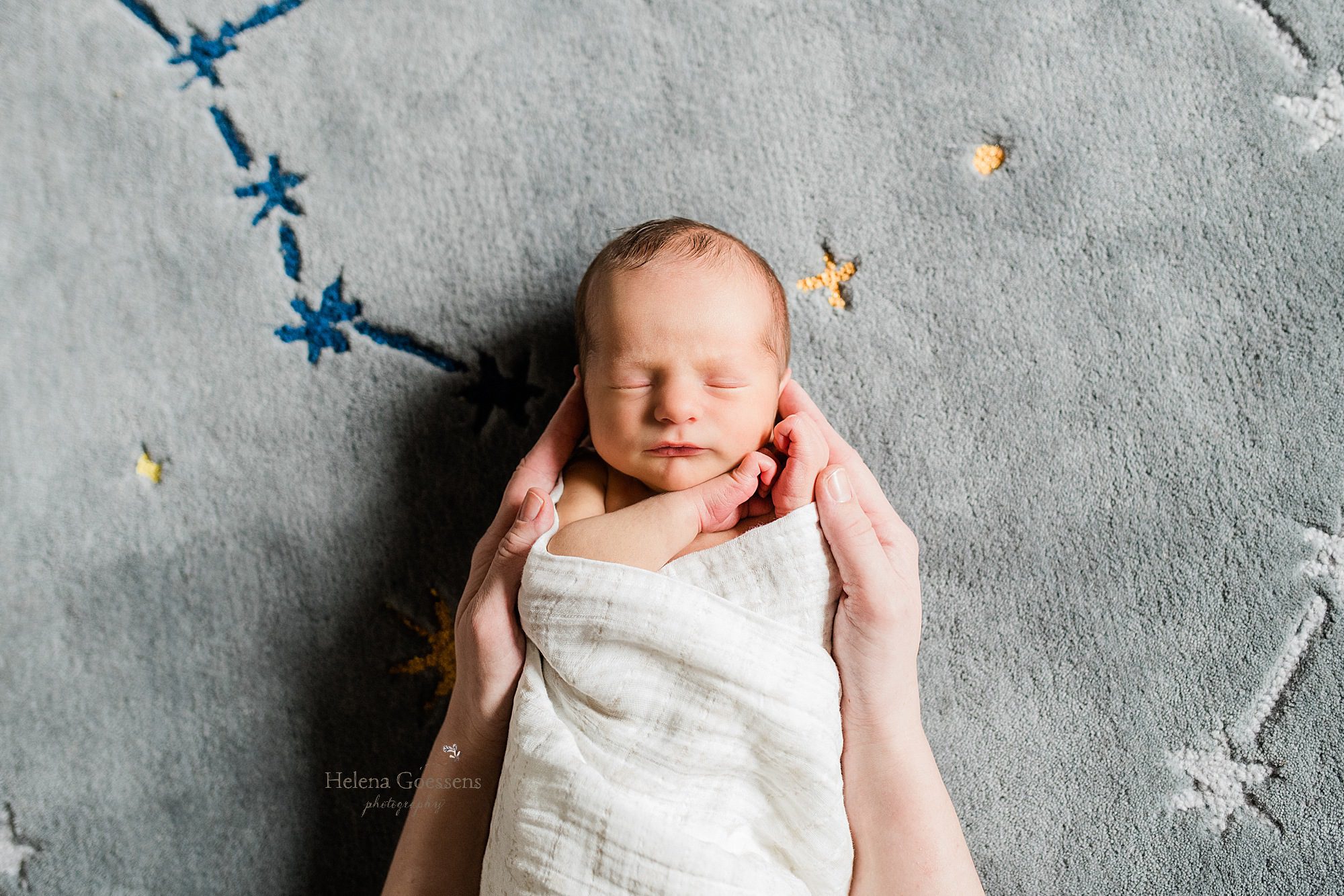 Boston newborn photographer Helena Goessens Photography captures lifestyle newborn session