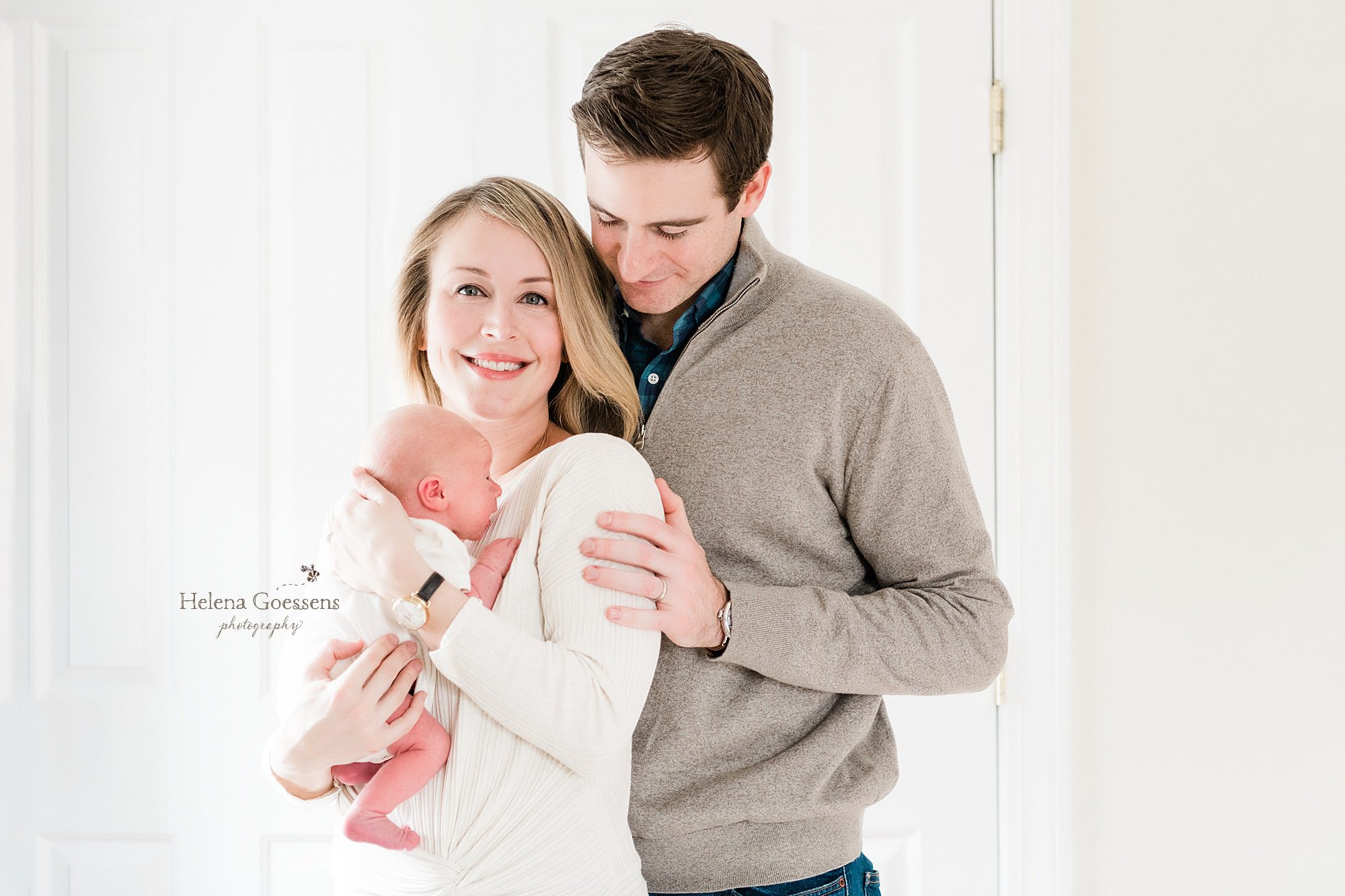 Helena Goessens Photography captures in home lifestyle newborn session