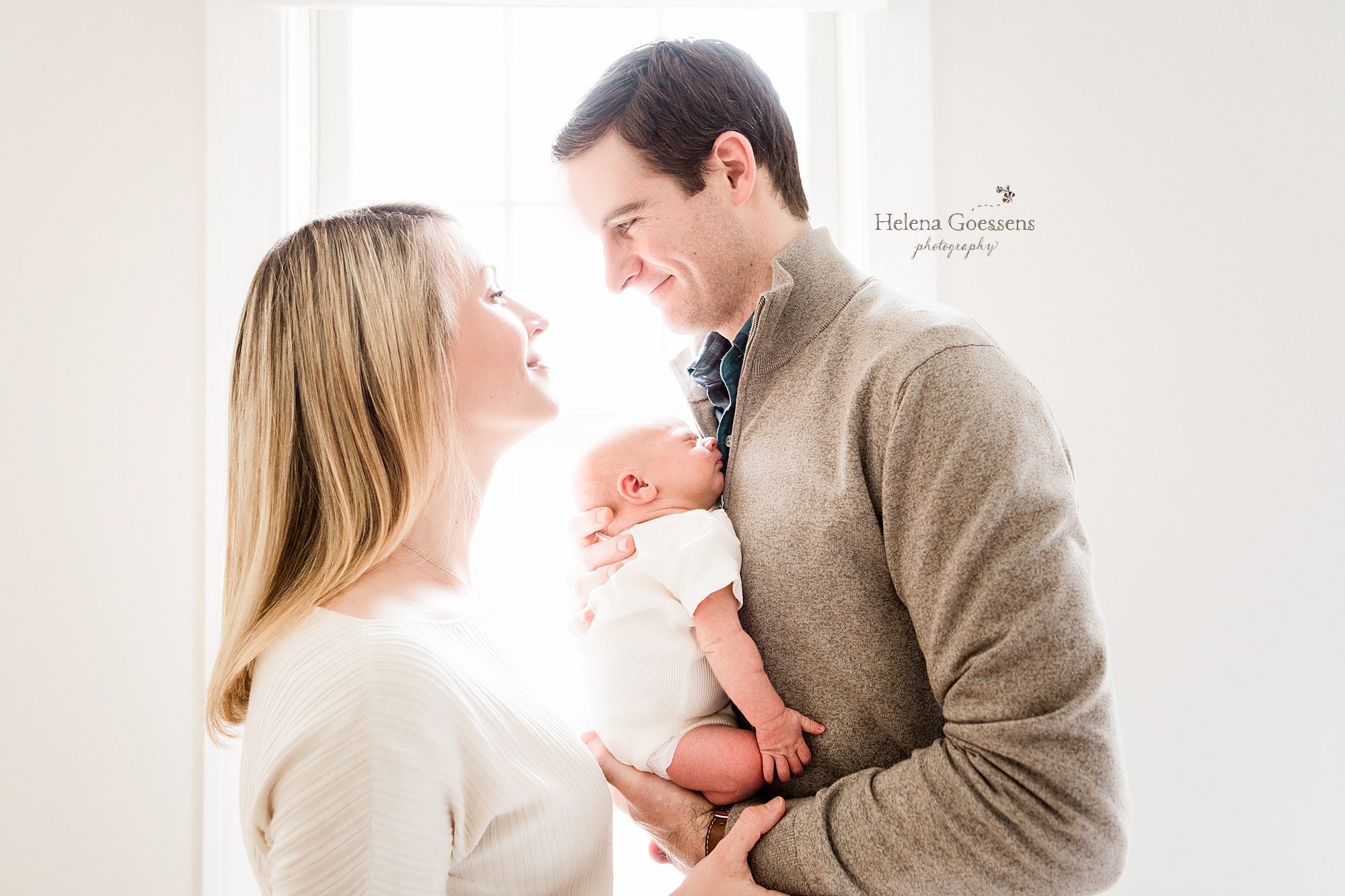 Boston newborn session photographed by lifestyle newborn photographer Helena Goessens Photography