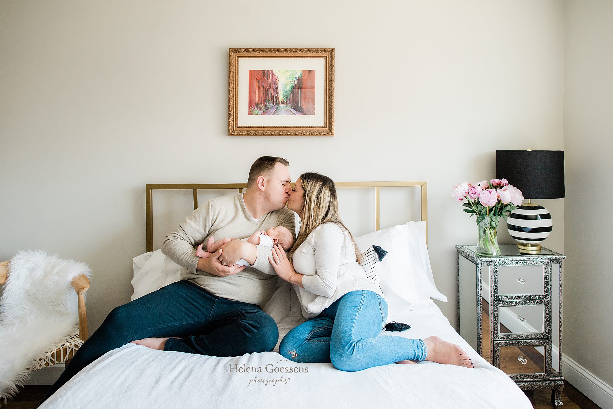 in home newborn session by Helena Goessens Photography