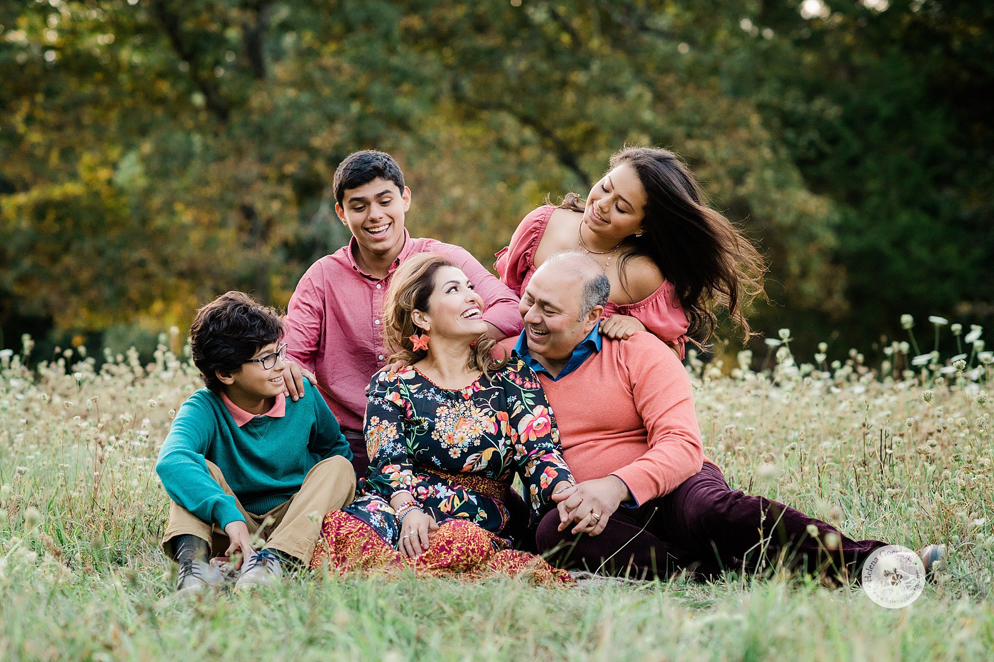fun family photos in the fall with Boston family photographer Helena Goessens Photography