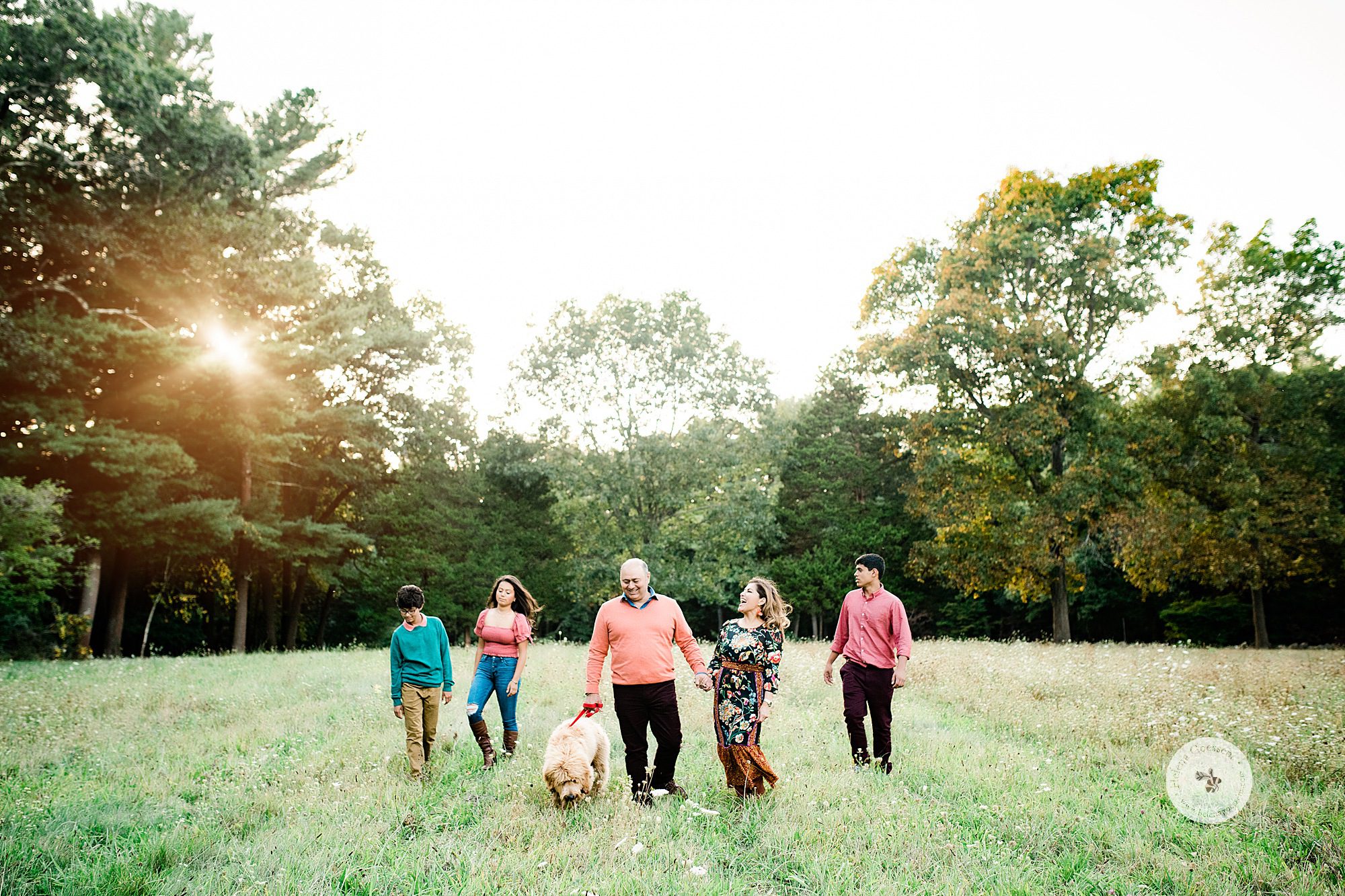 sunset during family photos by Helena Goessens Photography