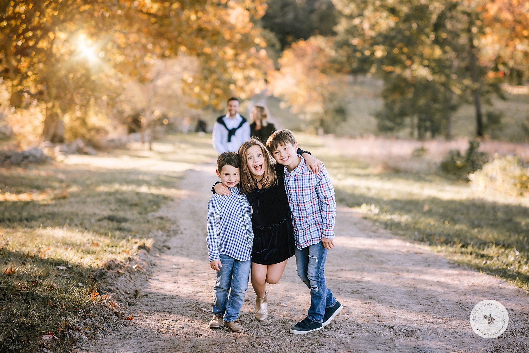 fun candid family photos by Helena Goessens Photography