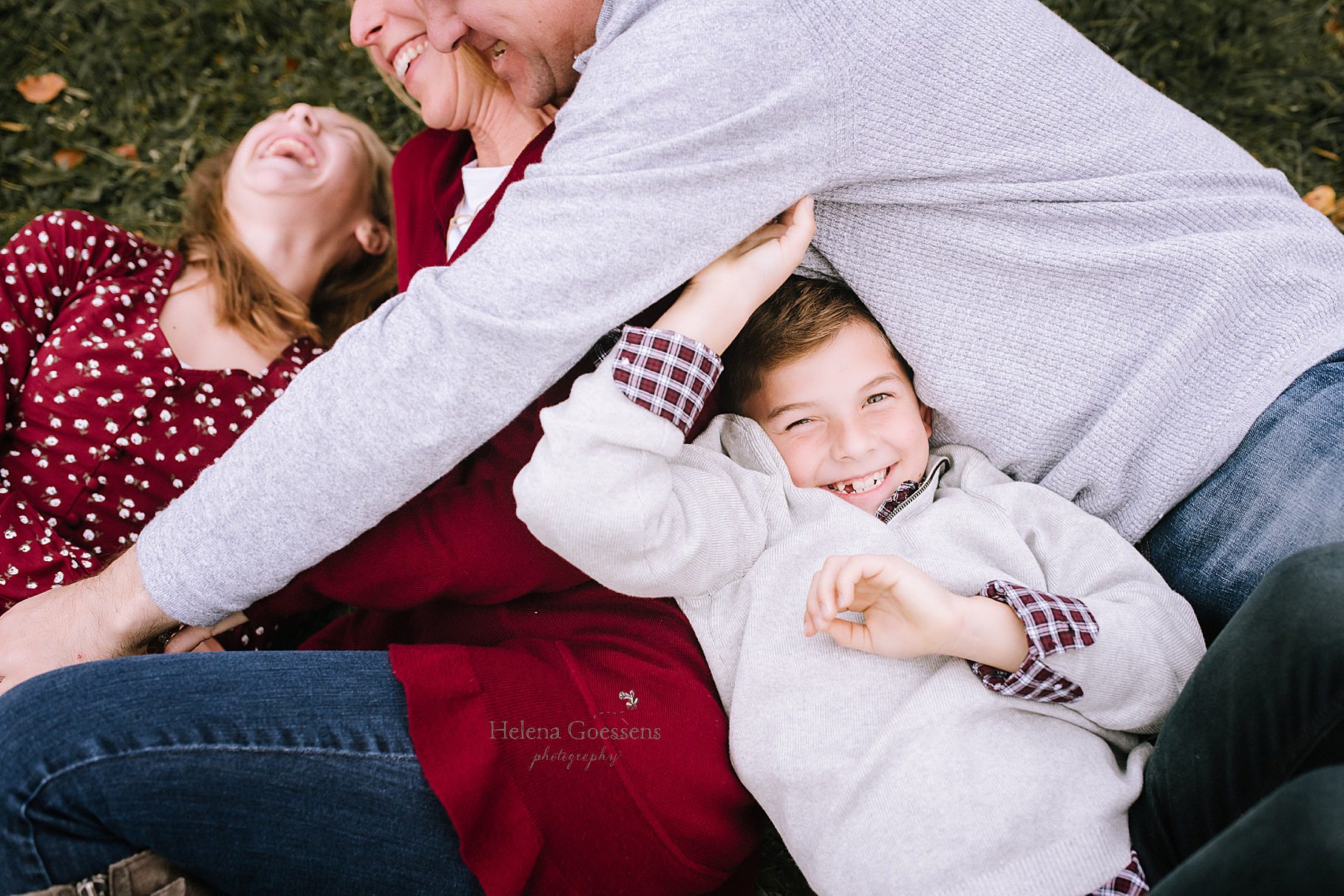 Helena Goessens Photography captures joyful fall family portraits in MA