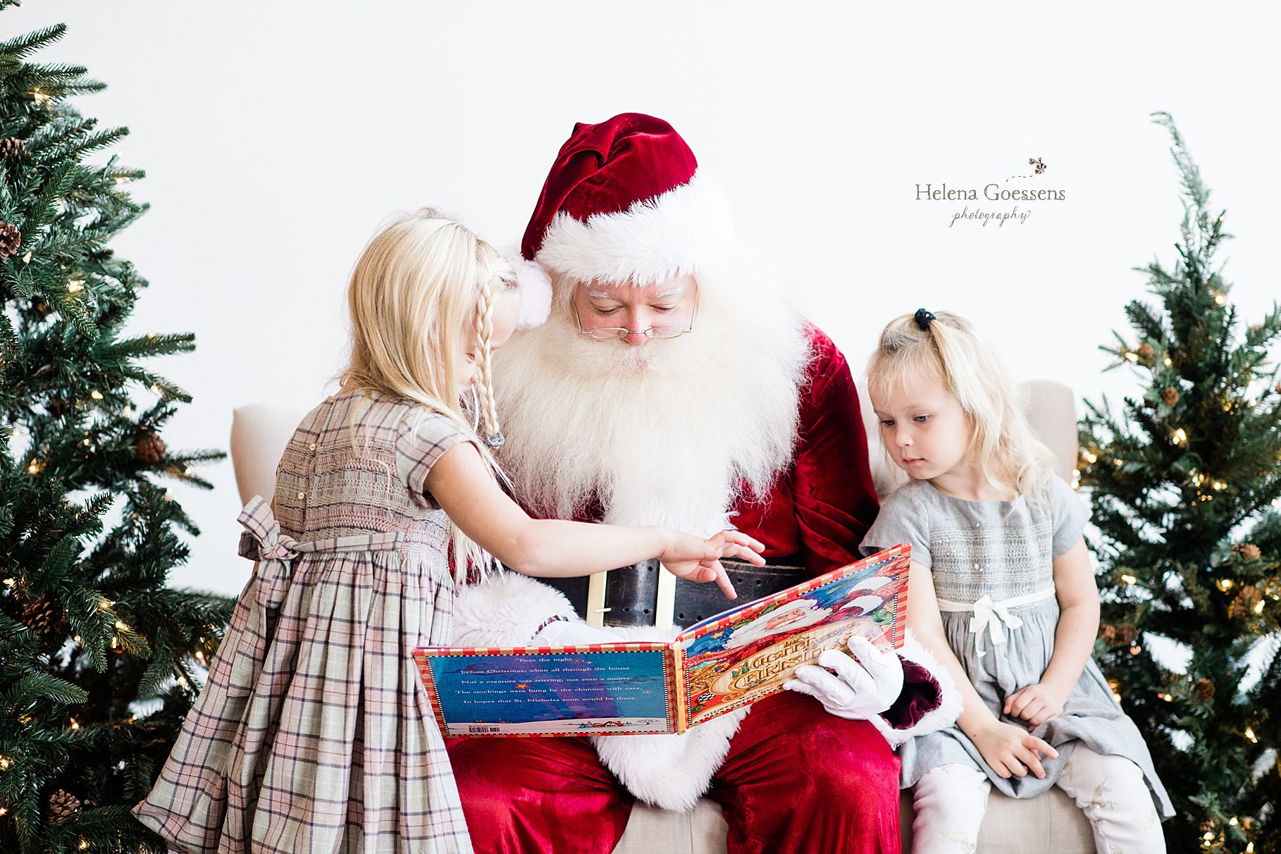 Helena Goessens Photography photographs Santa mini sessions
