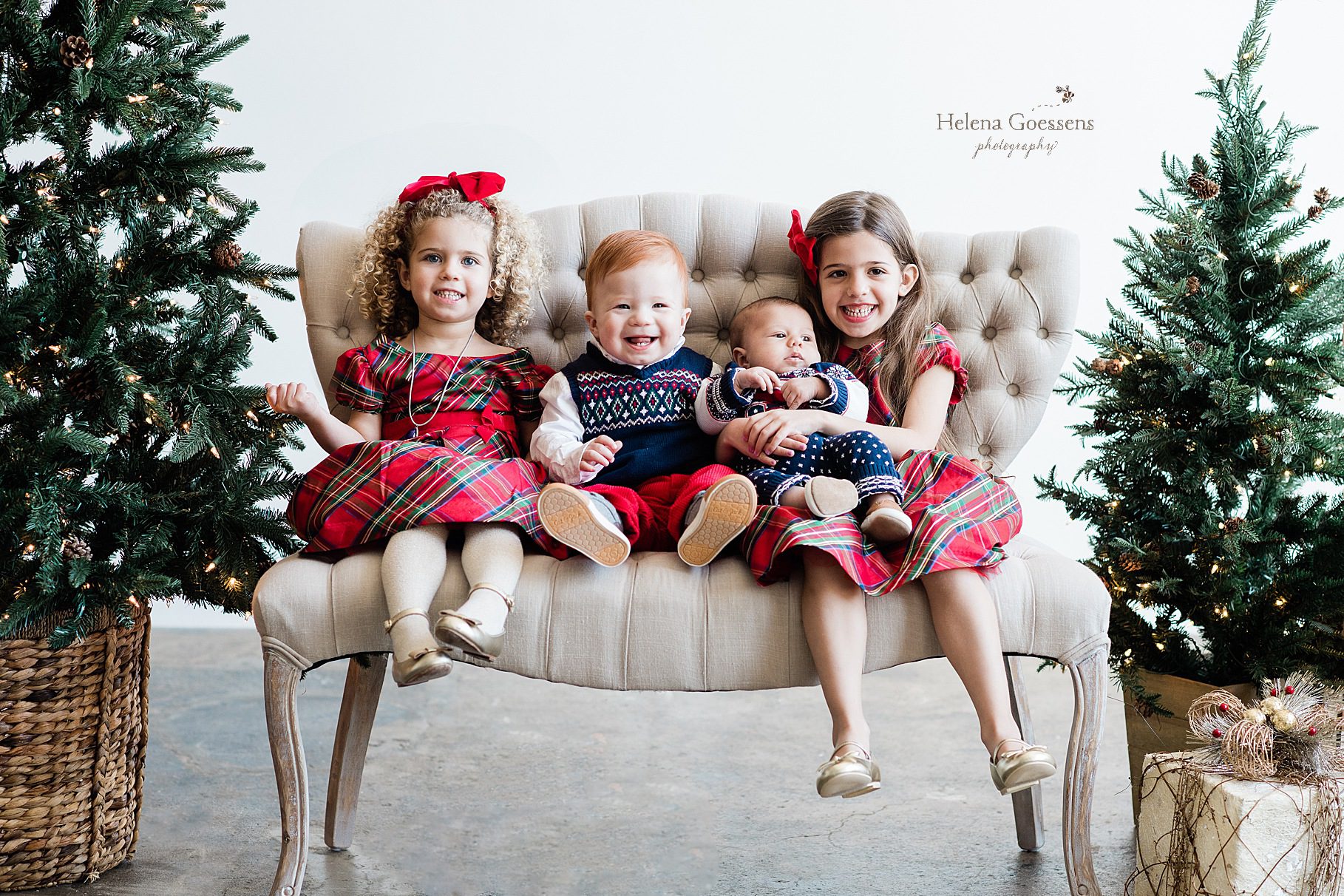 holiday Christmas sessions with Boston MA photographer Helena Goessens Photography