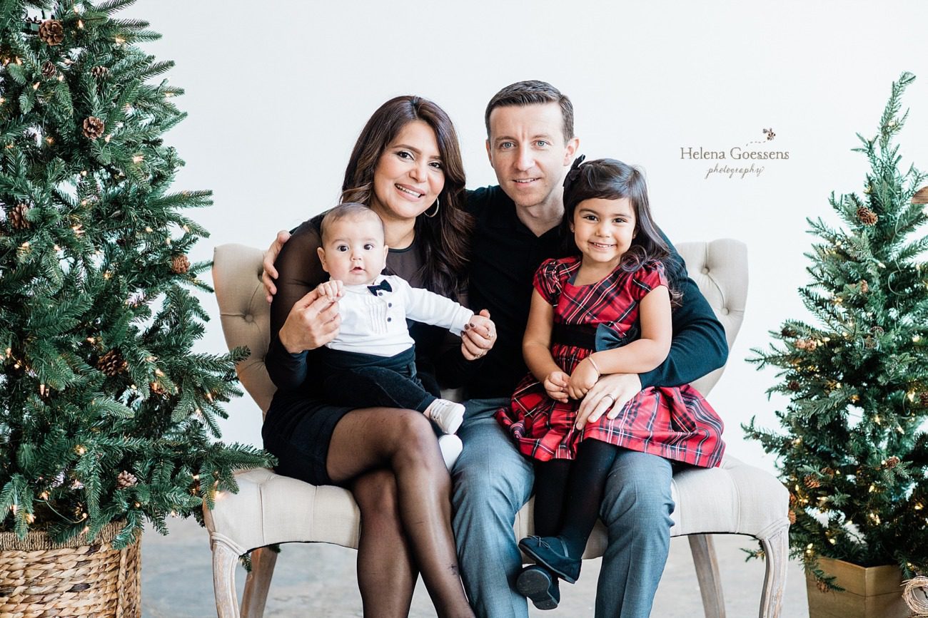 holiday mini sessions in Boston with Helena Goessens Photography