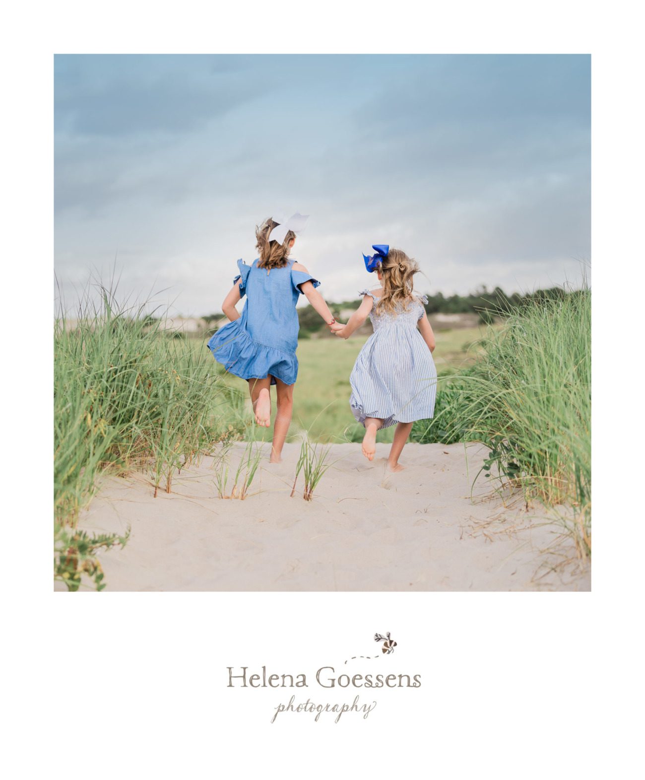 beach sessions in MA with family photographer Helena Goessens Photography