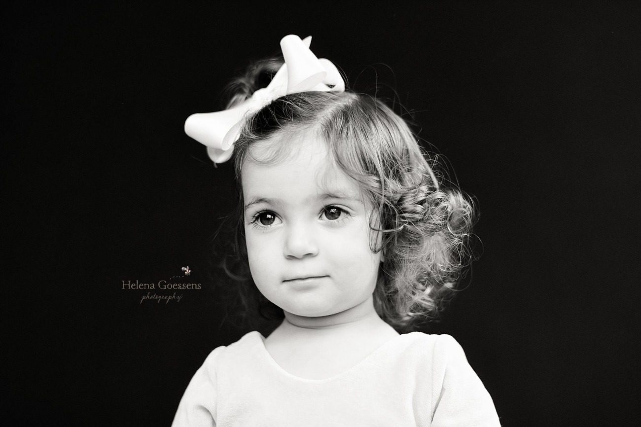 Helena Goessens Photography captures little girl during preschool portraits at ETHOS