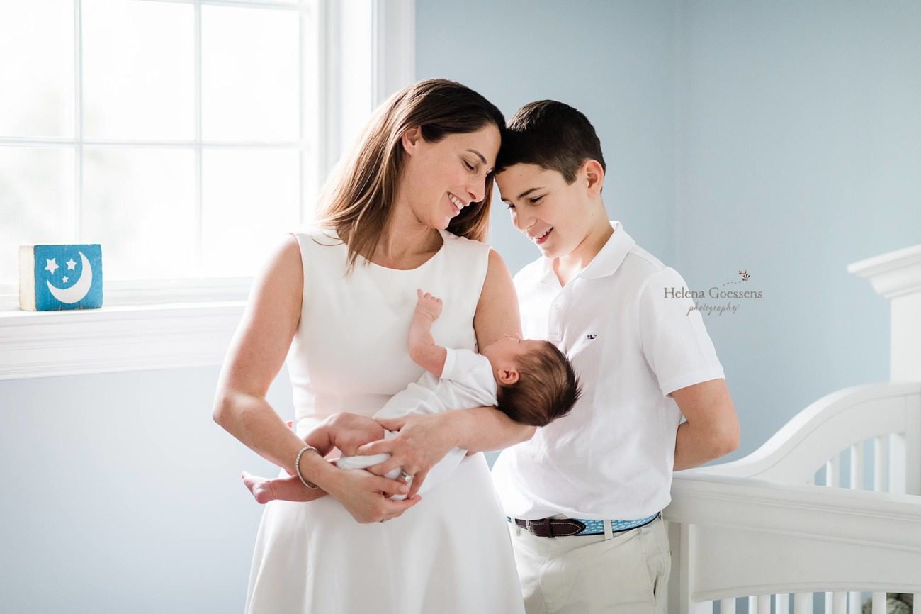 lifestyle newborn session in nursery with Helena Goessens Photography