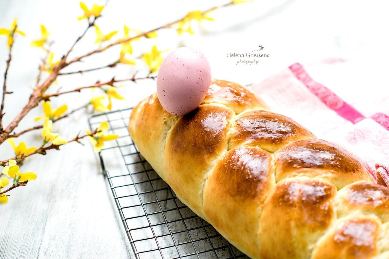 Hefezopf mit Ostereier with pink egg photographed by Helena Goessens Photography