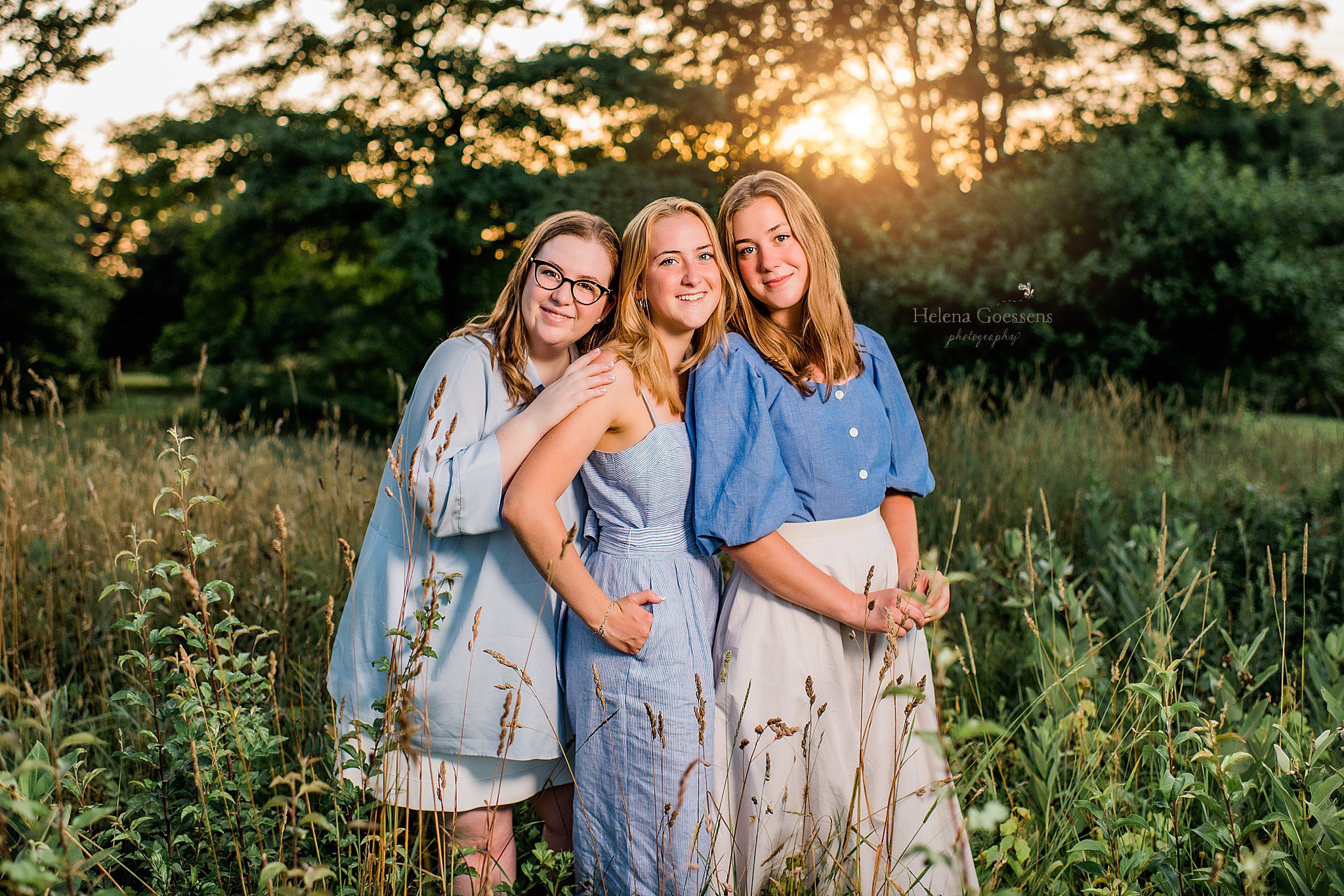 sisters pose at Peter's Hill photographed by Helena Goessens Photography