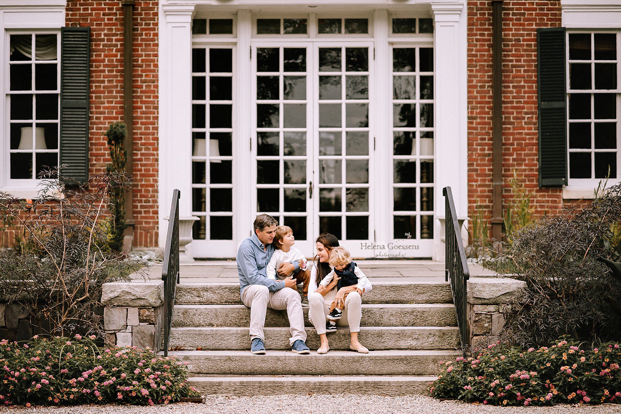 Helena Goessens Photography photographs family sitting on steps of Bradley Estate
