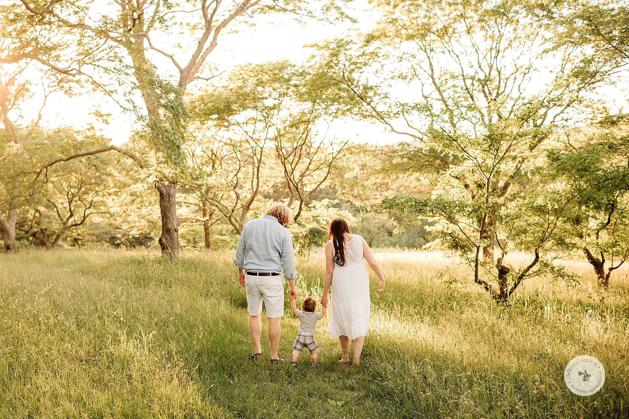 Helena Goessens Photography photographs family walking through Arnold's Arboretum 