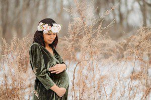 Winter Maternity Session - Helena Goessens Photography